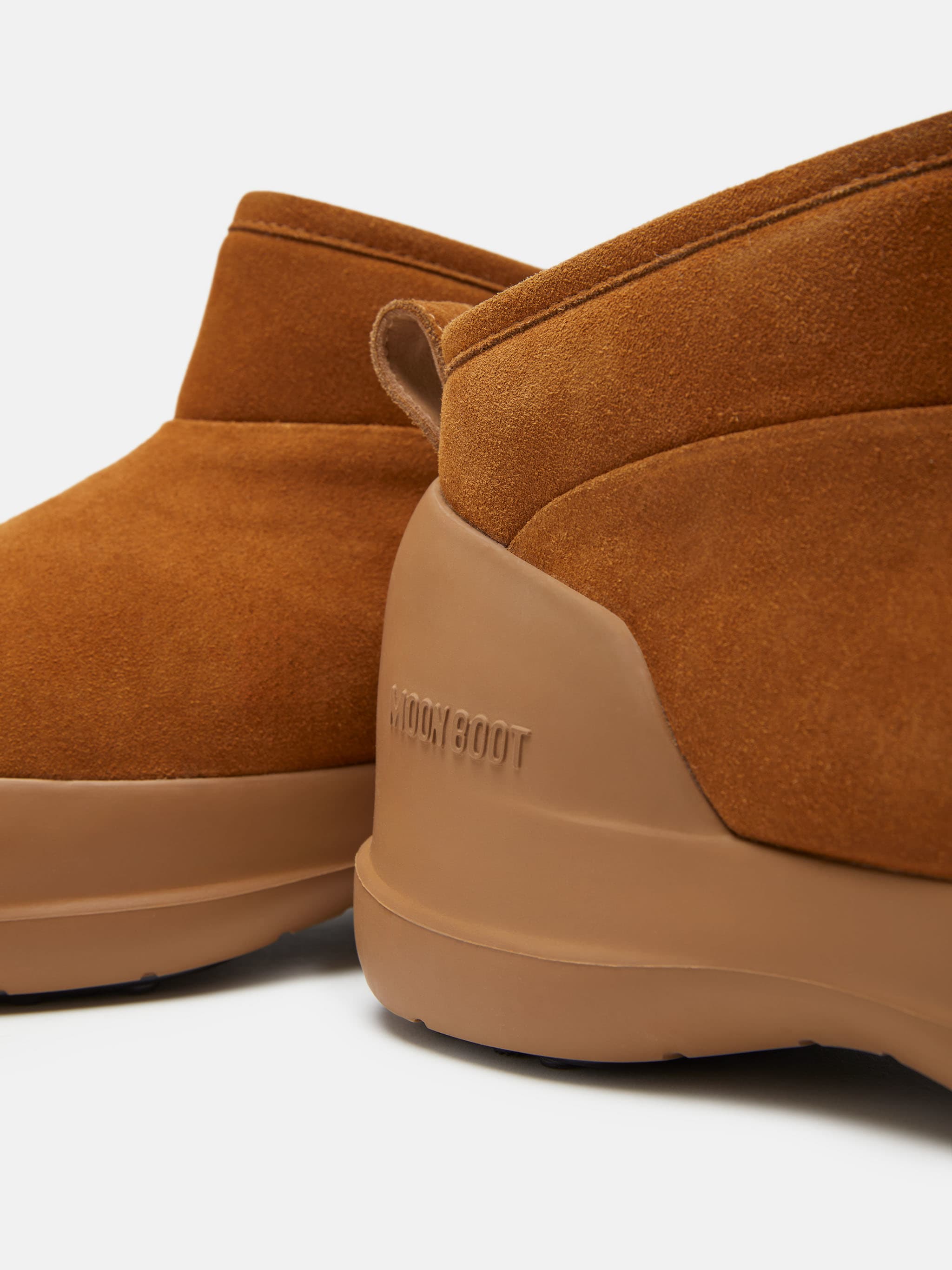 STIVALI BASSI IN SUEDE MARRONE MEZZALUNA
